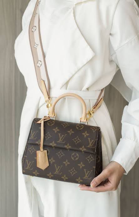 Luxury Brand L-V Lou-is Vui-tton  Cluny Crossbody Bag for Women