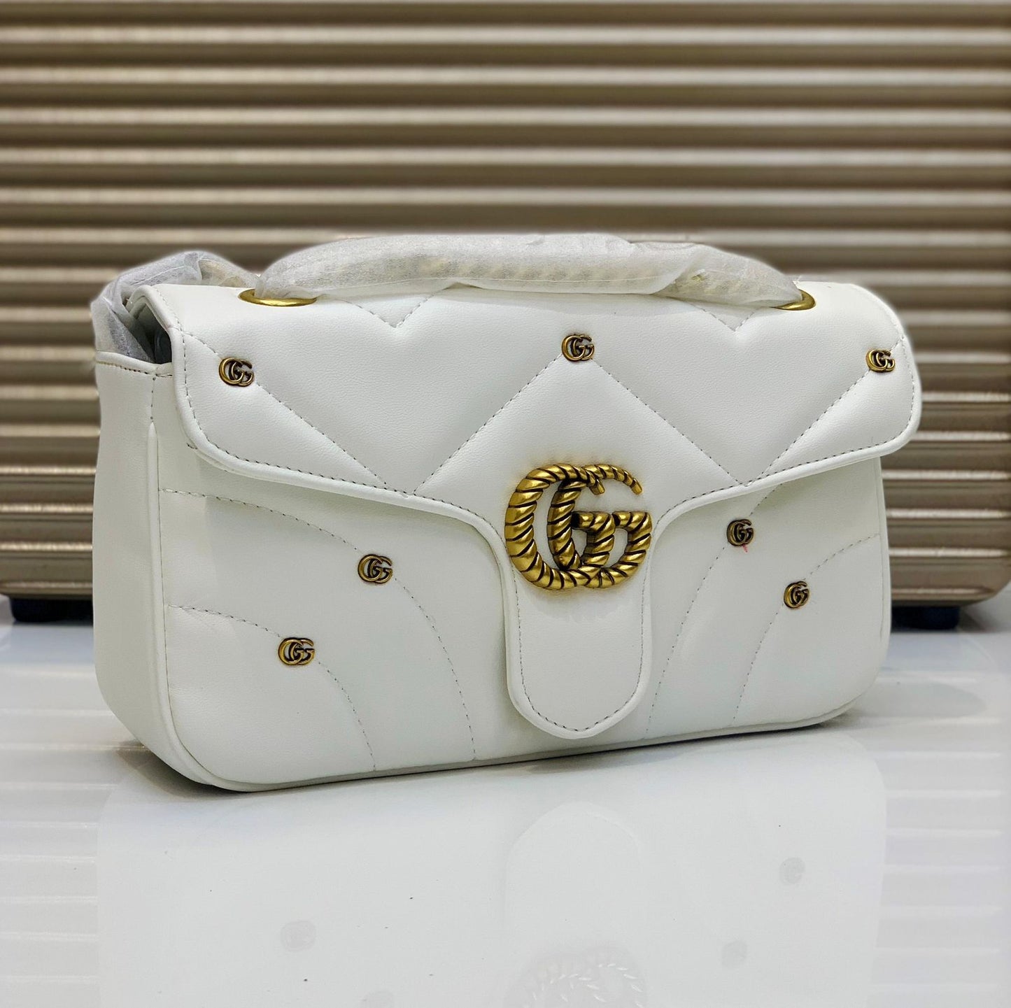 Famous Brand GG Gu-cci Mormont with Golden Emblem Shoulder bag for Women