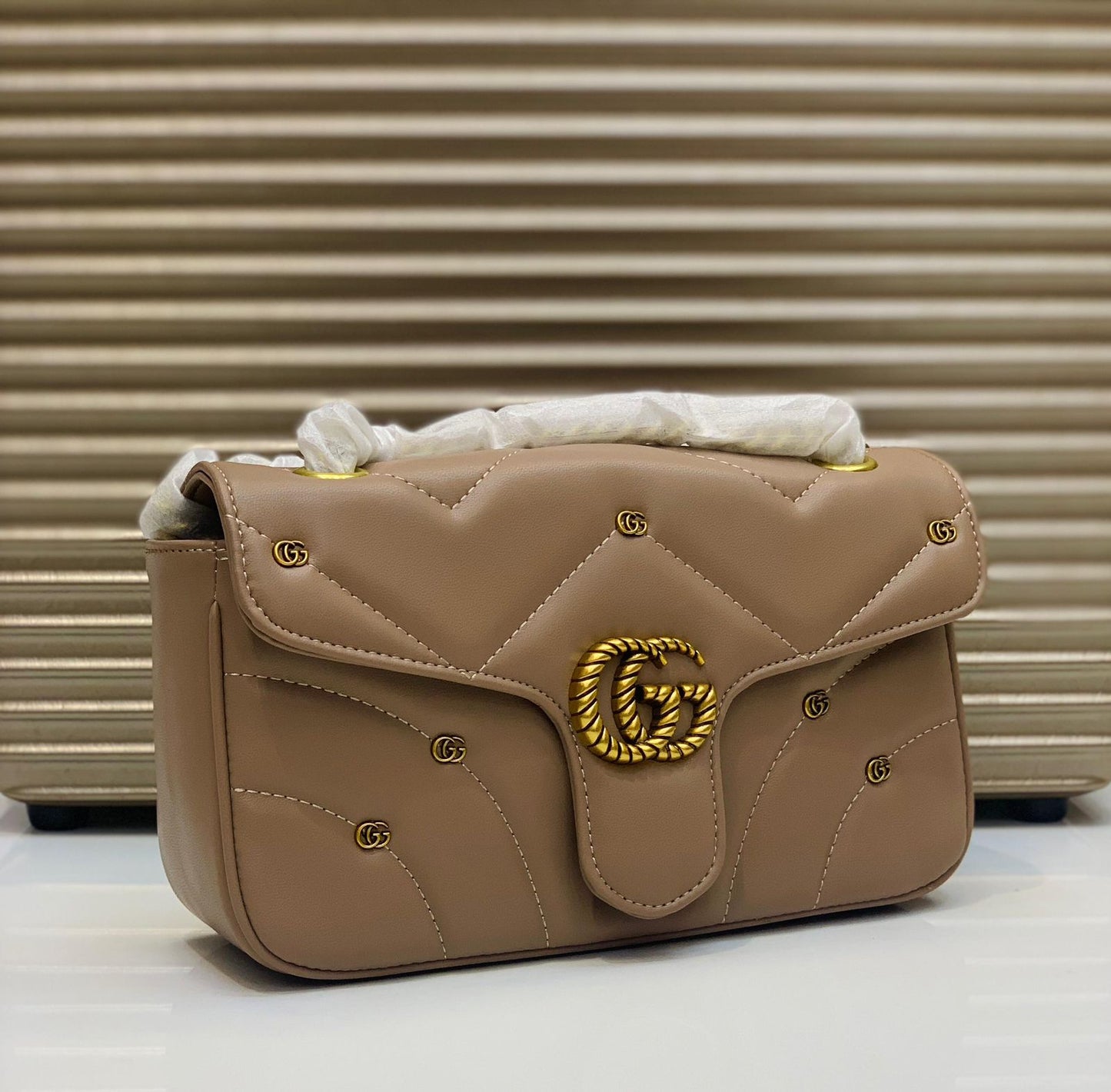 Famous Brand GG Gu-cci Mormont with Golden Emblem Shoulder bag for Women