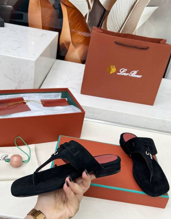 1:1 Quality Lora Piano Summer Charm Walk Suede Sandals for Women