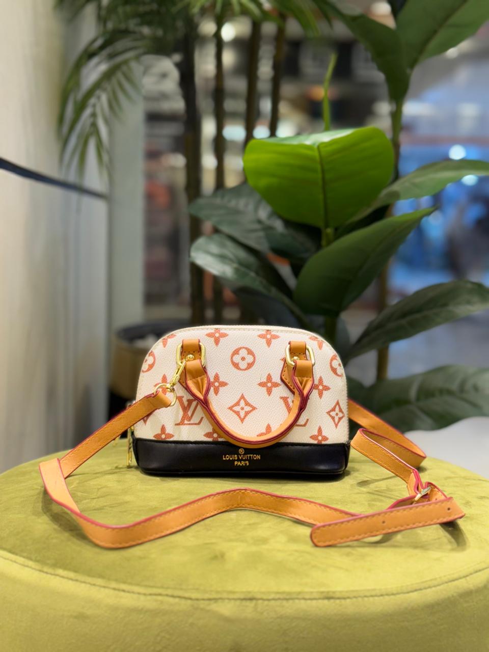 Famous Brand Lv Lou-is Vuit-ton Alma Mini Size Shoulder bag for Women