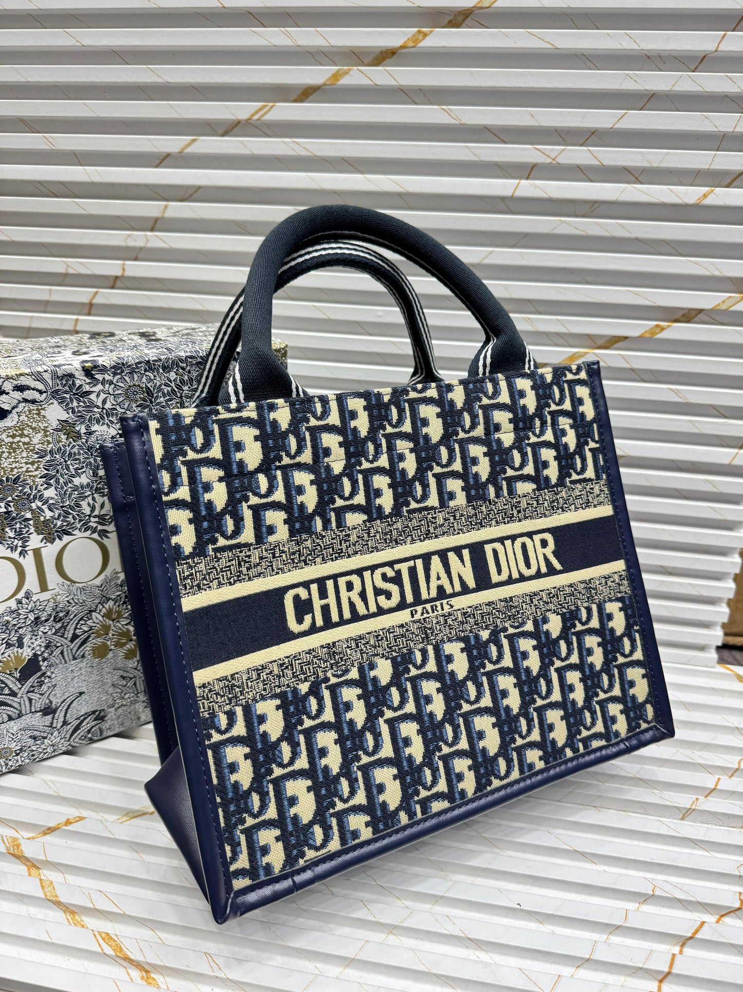 Famous CD Chris-tian Di-or Embroided Small Book Tote Bag Shoulder bag for Women