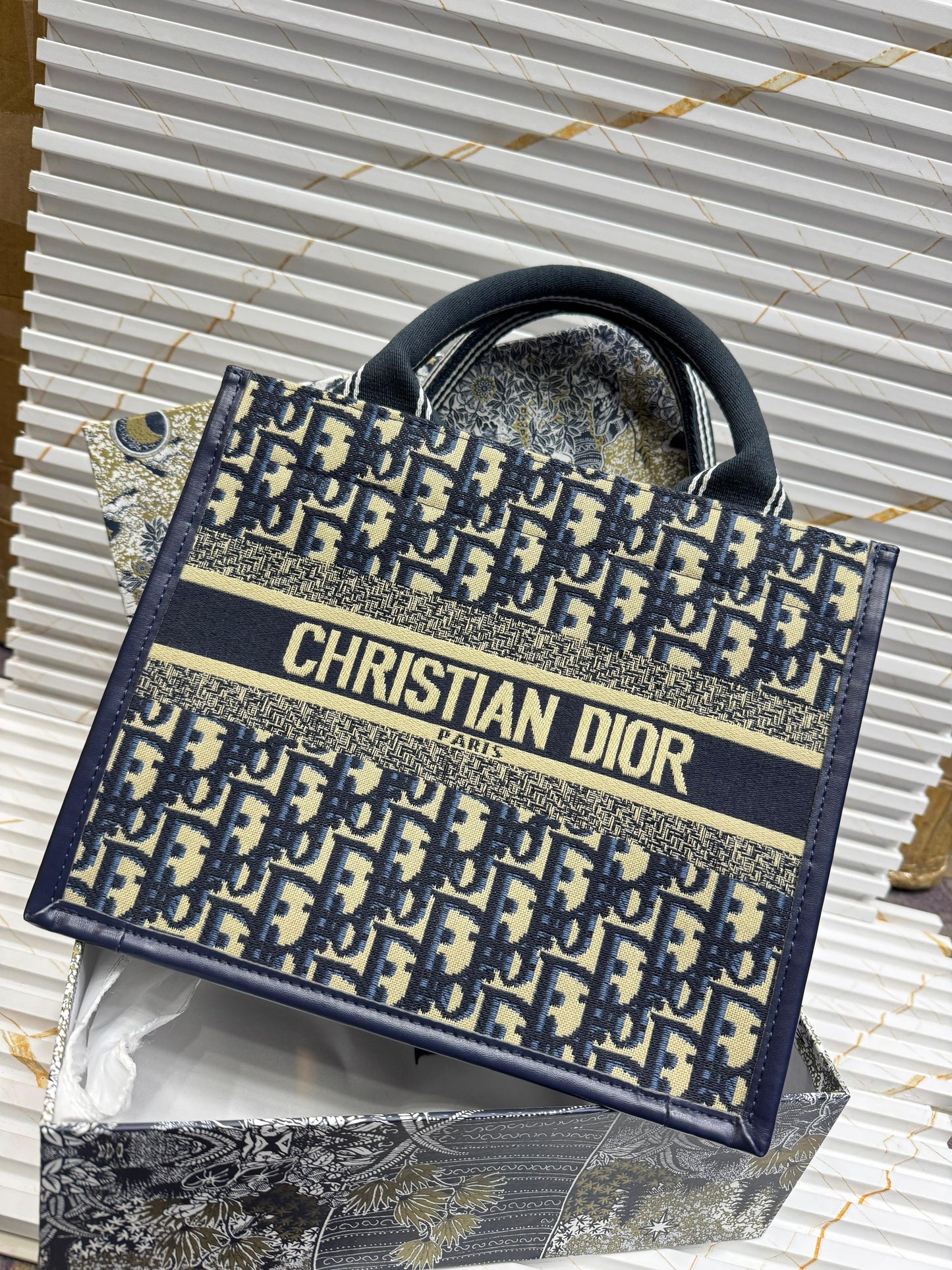 Famous CD Chris-tian Di-or Embroided Small Book Tote Bag Shoulder bag for Women