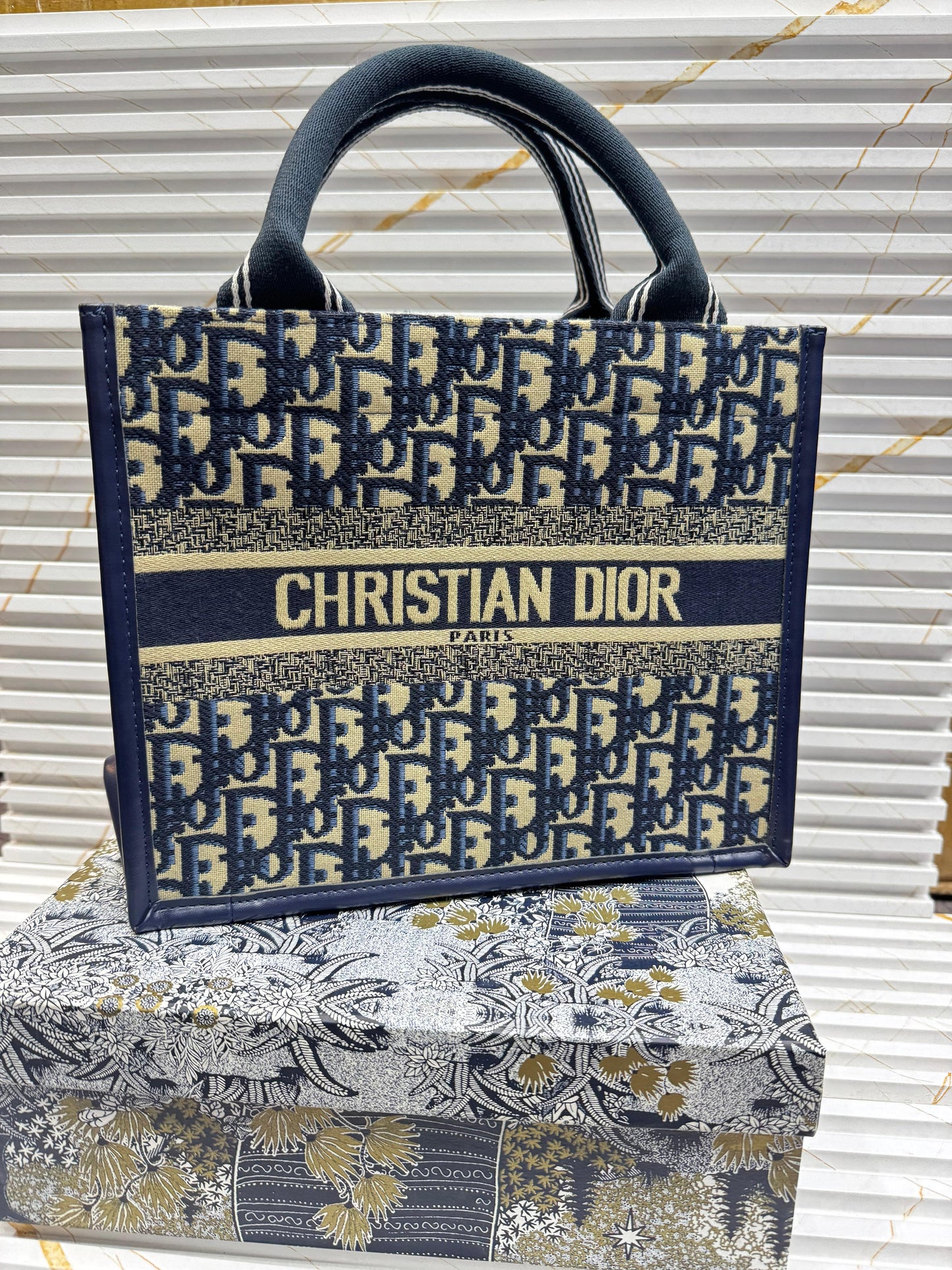 Famous CD Chris-tian Di-or Embroided Small Book Tote Bag Shoulder bag for Women