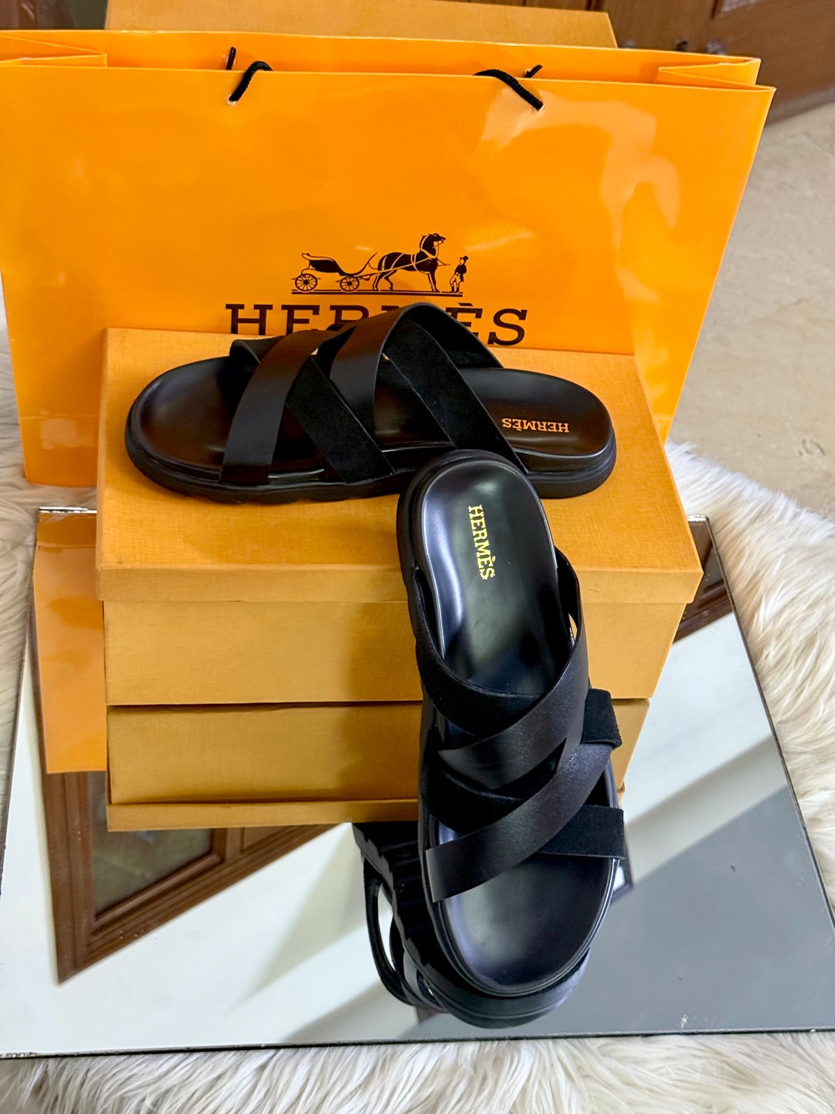 Her-mes Black Slipper for Men