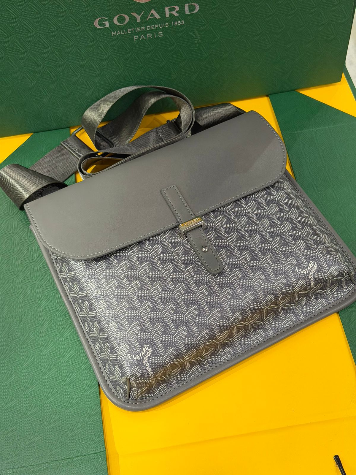 Trending Go Yard Coursier Messenger bag for Men and Women