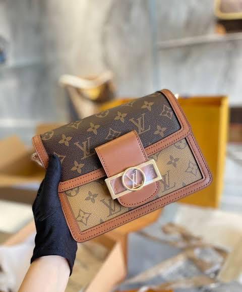 Famous Lve Shoulder bag for Women