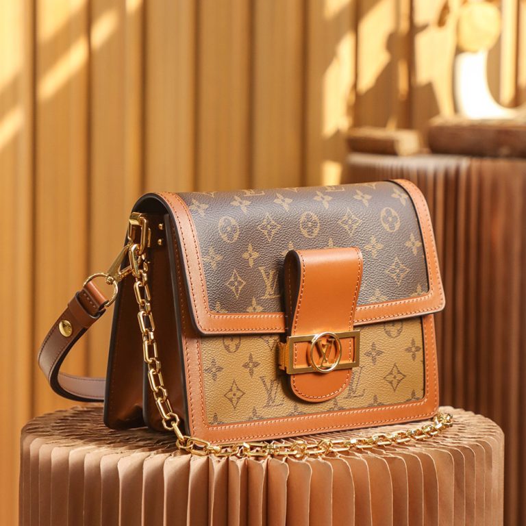 Famous Lve Shoulder bag for Women