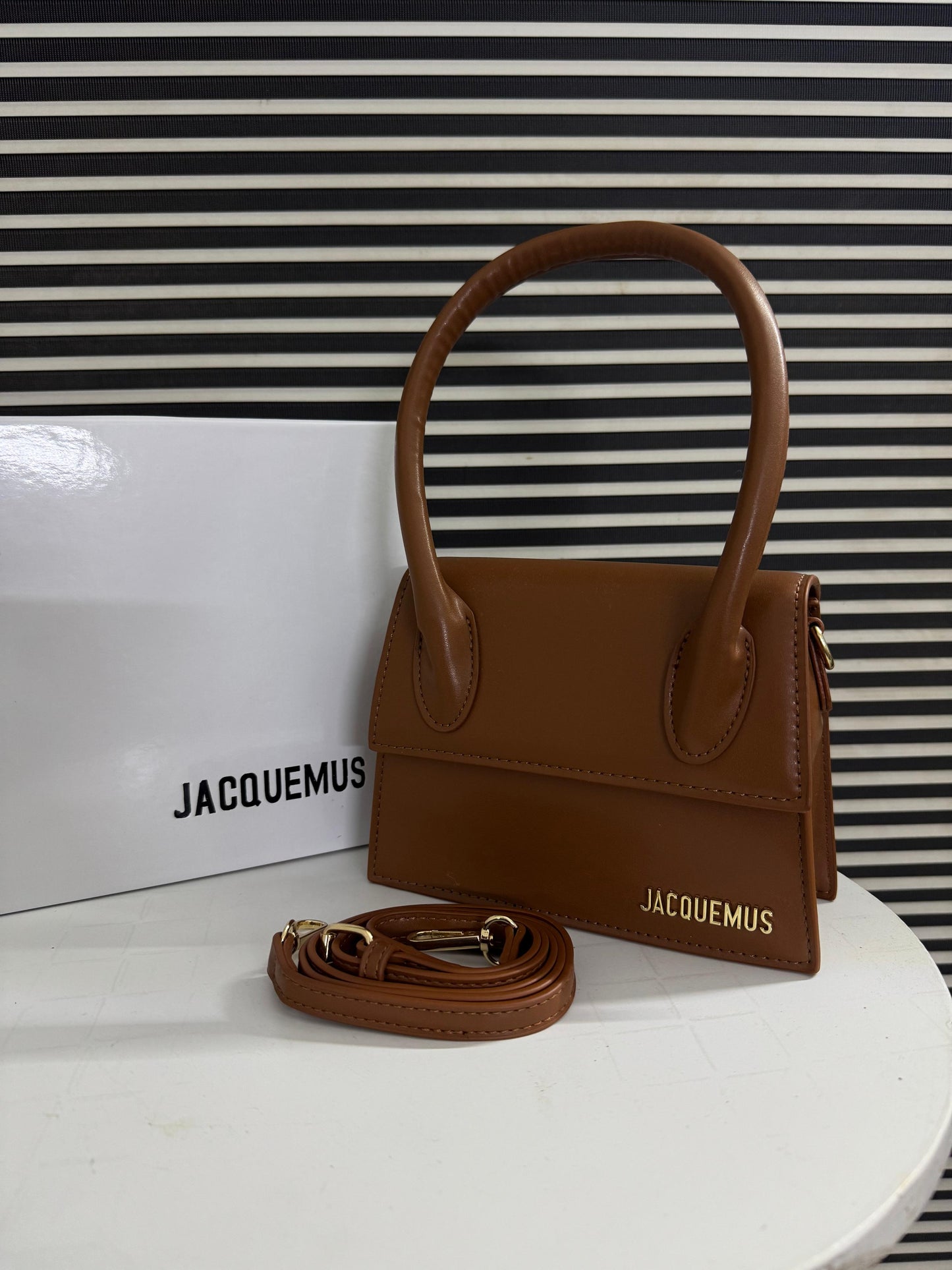 Jacq-uemus Le Chiquito Moyen Handbag for Women