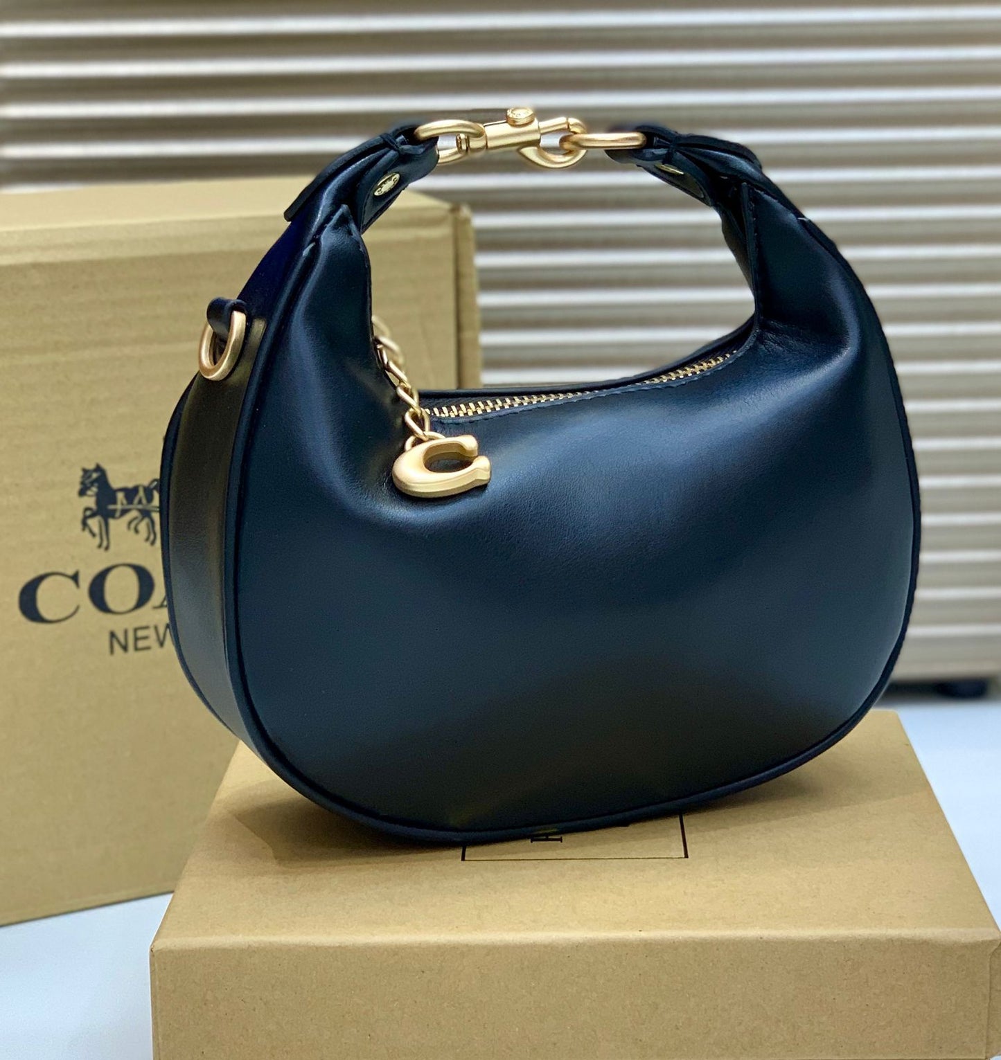 Premium Quality Coch (9 Colors)Jonnie Shoulder bag for Women