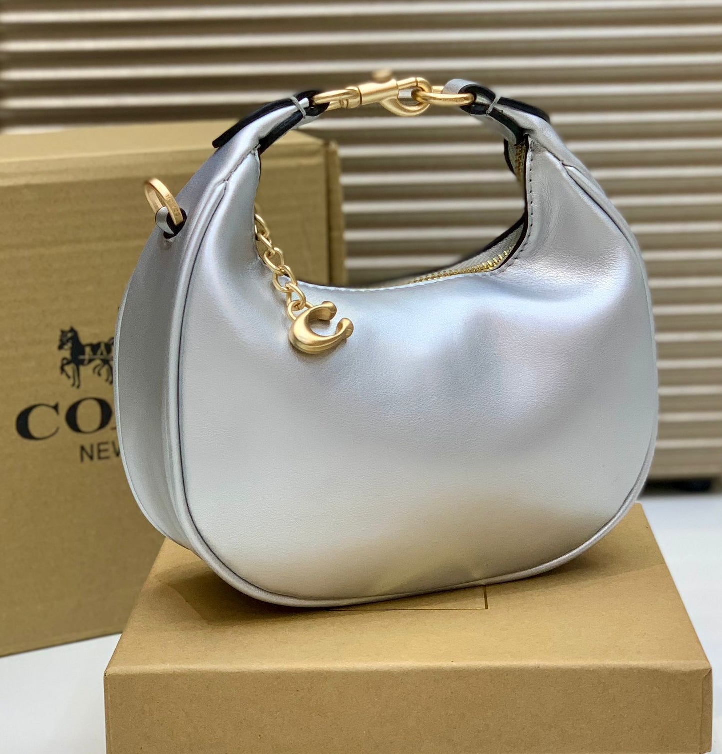 Premium Quality Coch (9 Colors)Jonnie Shoulder bag for Women