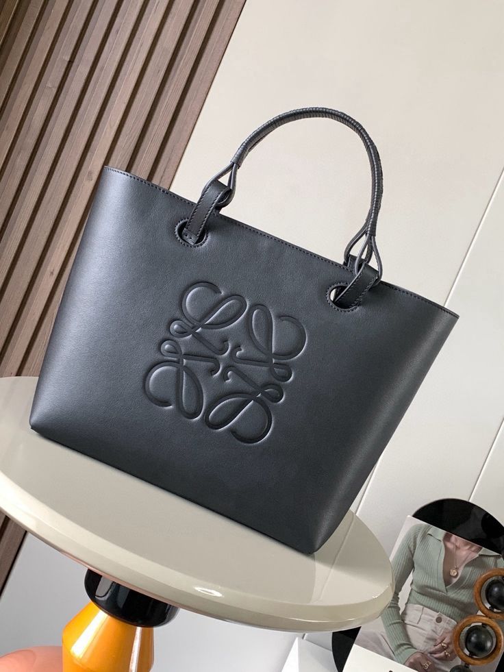 Loe We Tote bag for Women