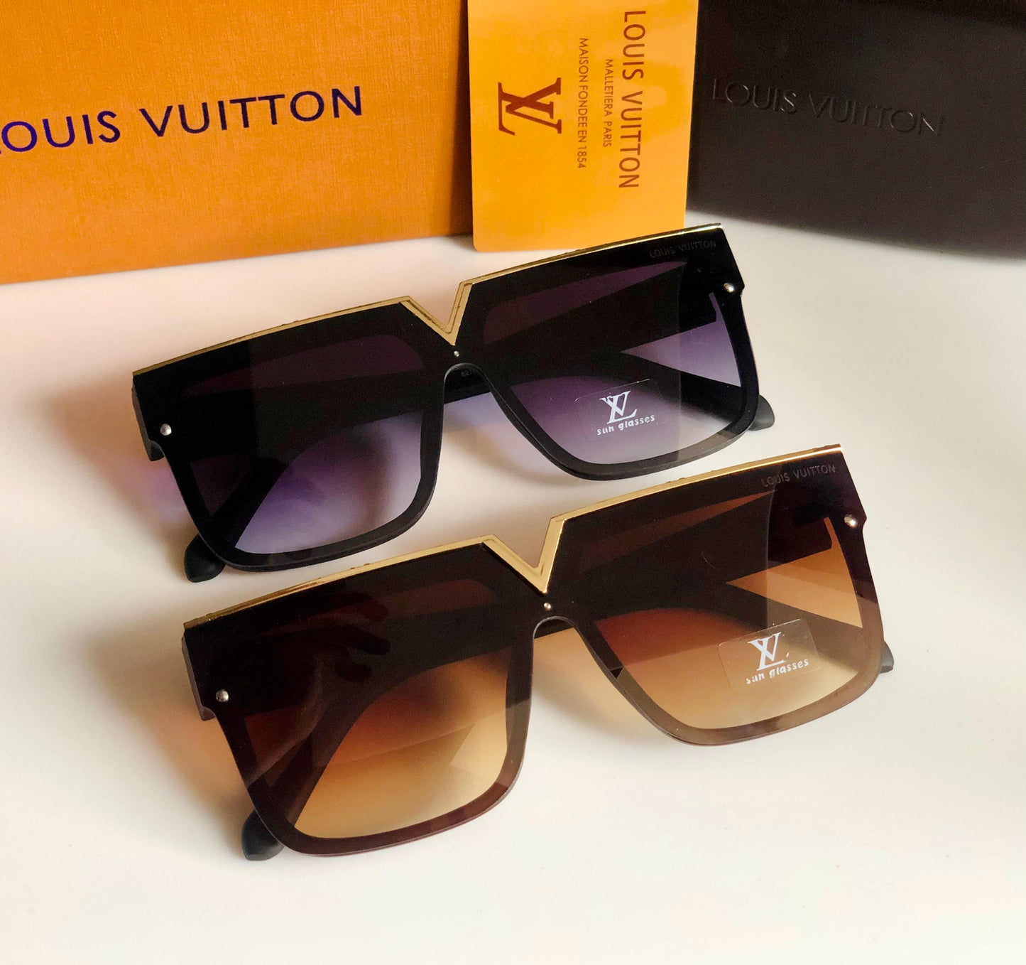 Lve Sunglasses for Men and Women Unisex Model