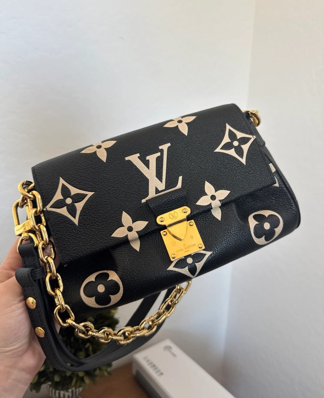 Premium LvE Shoulder bag for Women