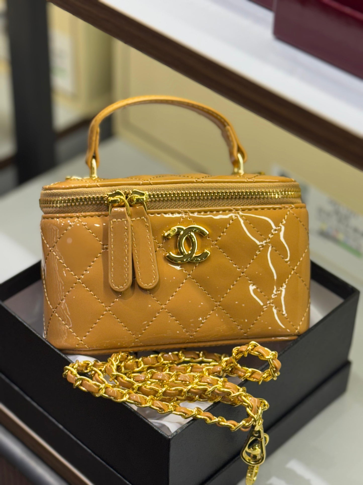 Channel Vanity Case for Women