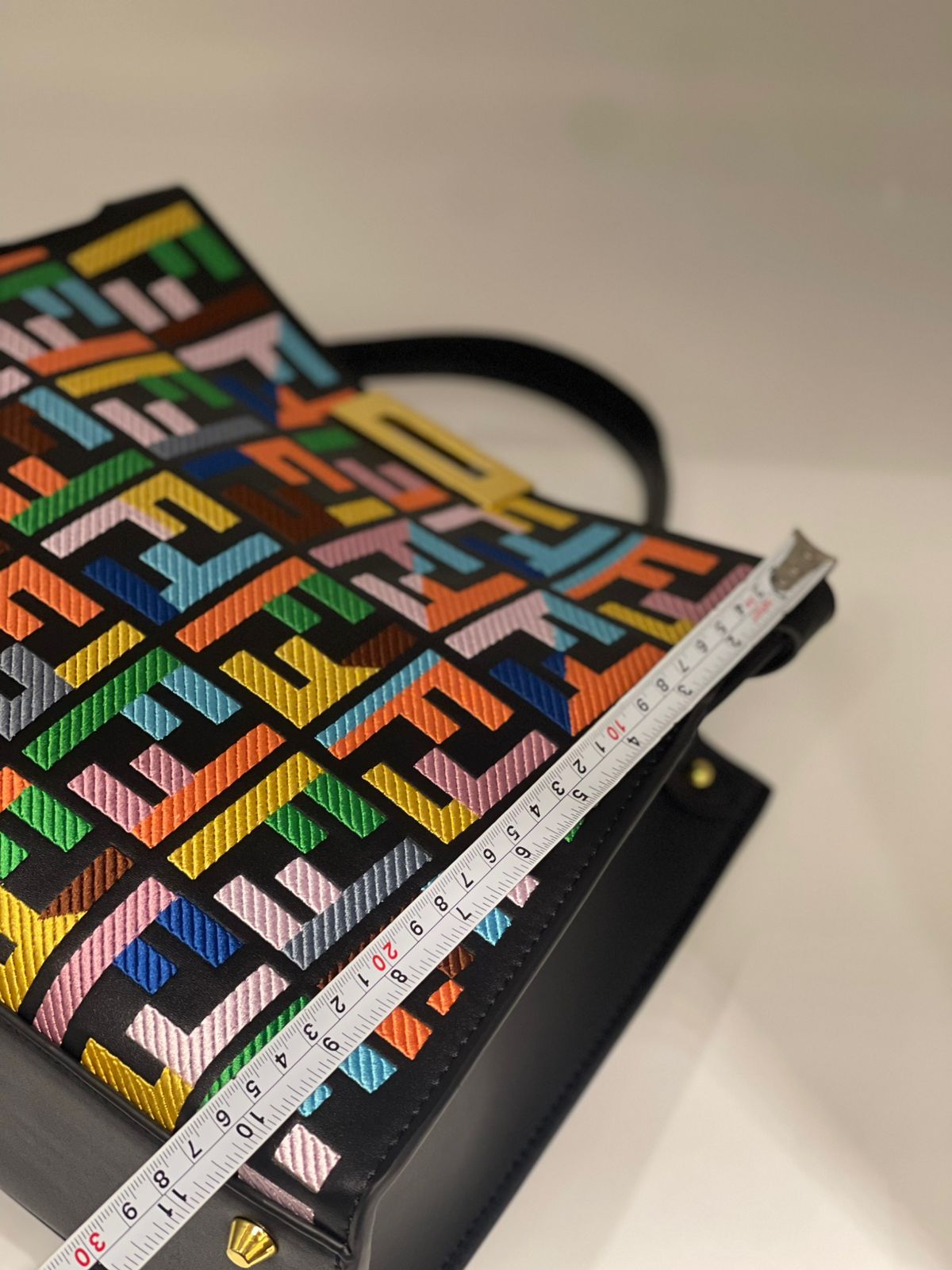 FNDI Peekaboo Shoulder bag for Women