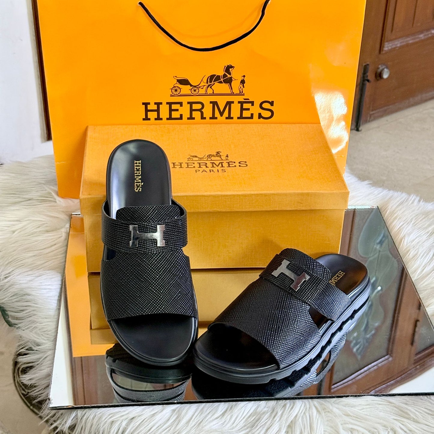 Her-mes H Black Slipper for Men