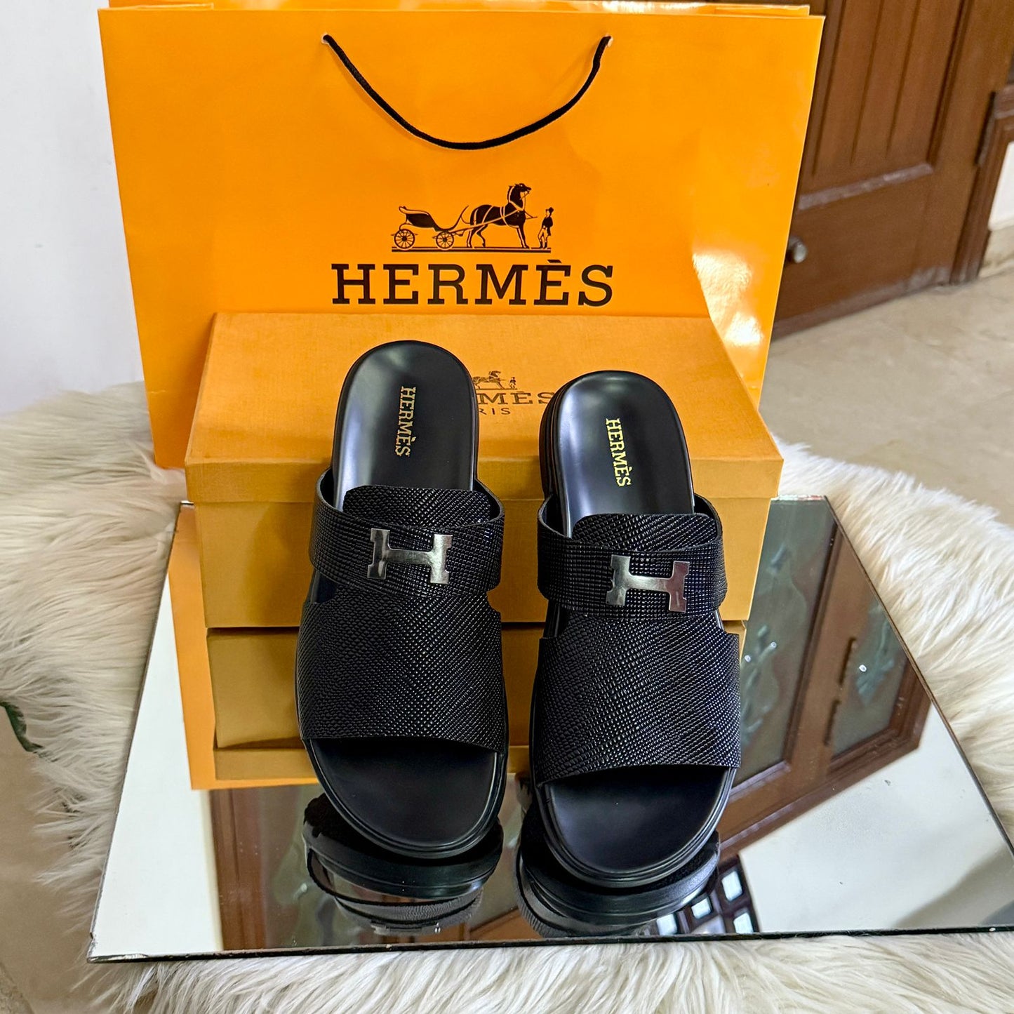 Her-mes H Black Slipper for Men