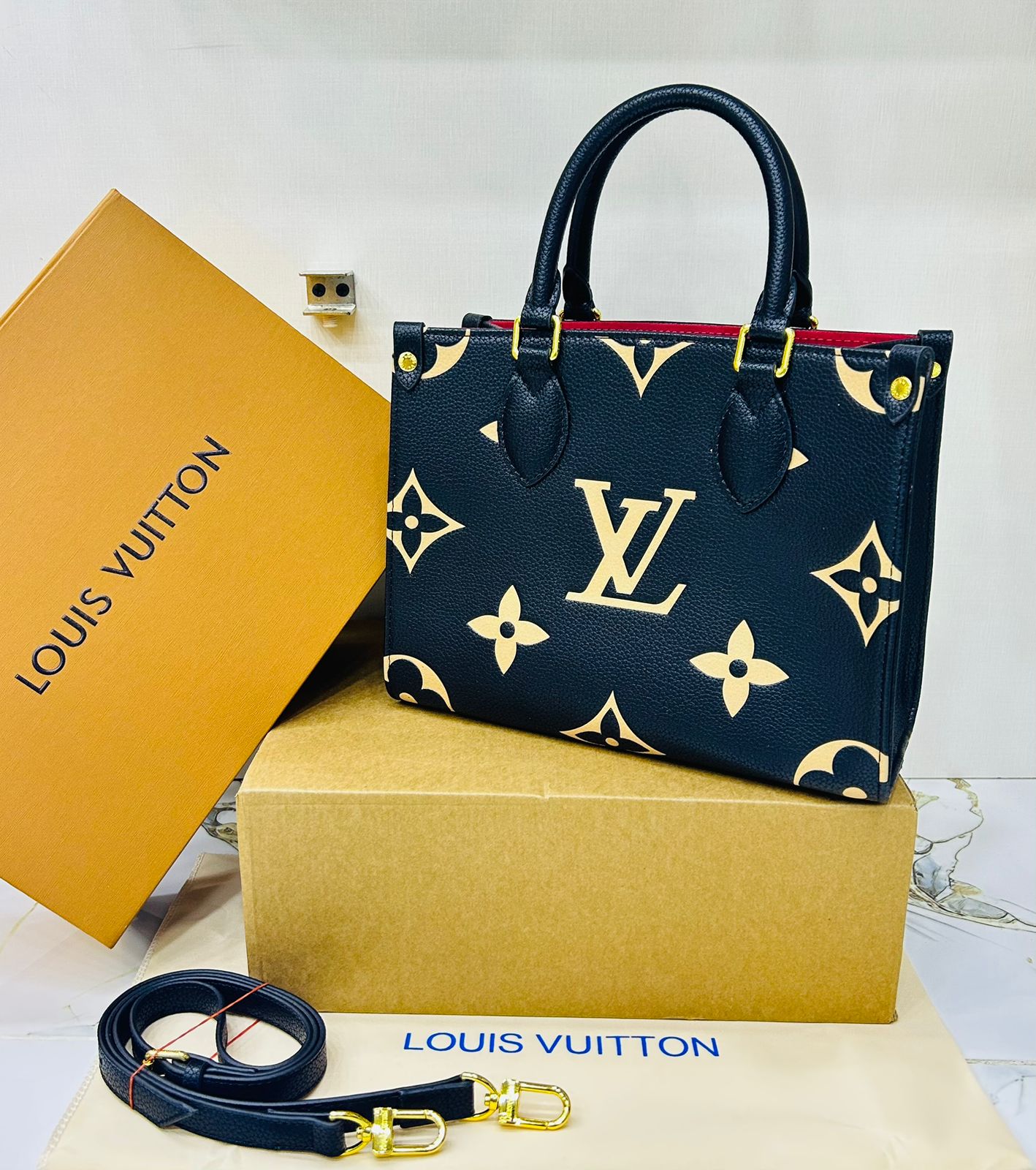 Lv 8 colors OnTheGo MM Size Shoulder bag for Women