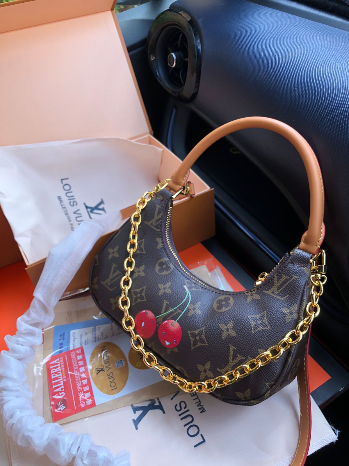 LVE Catchy PM Shoulder bag for Women