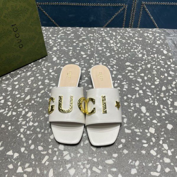 Guci Cara leather slide sandals for Women