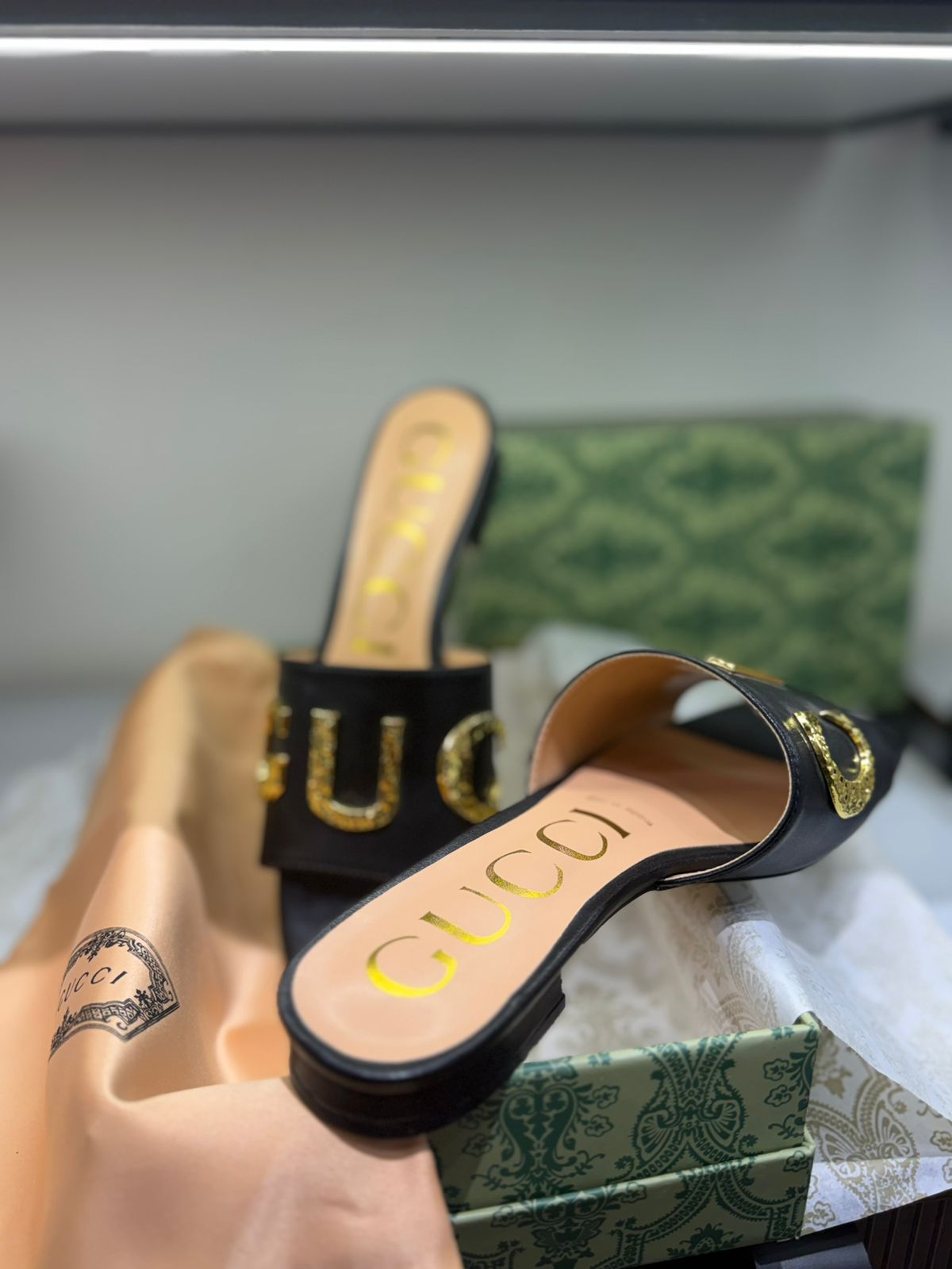 Guci Cara leather slide sandals for Women