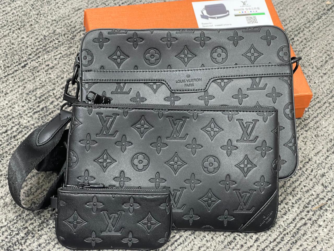Lve Crossbody bag For Men