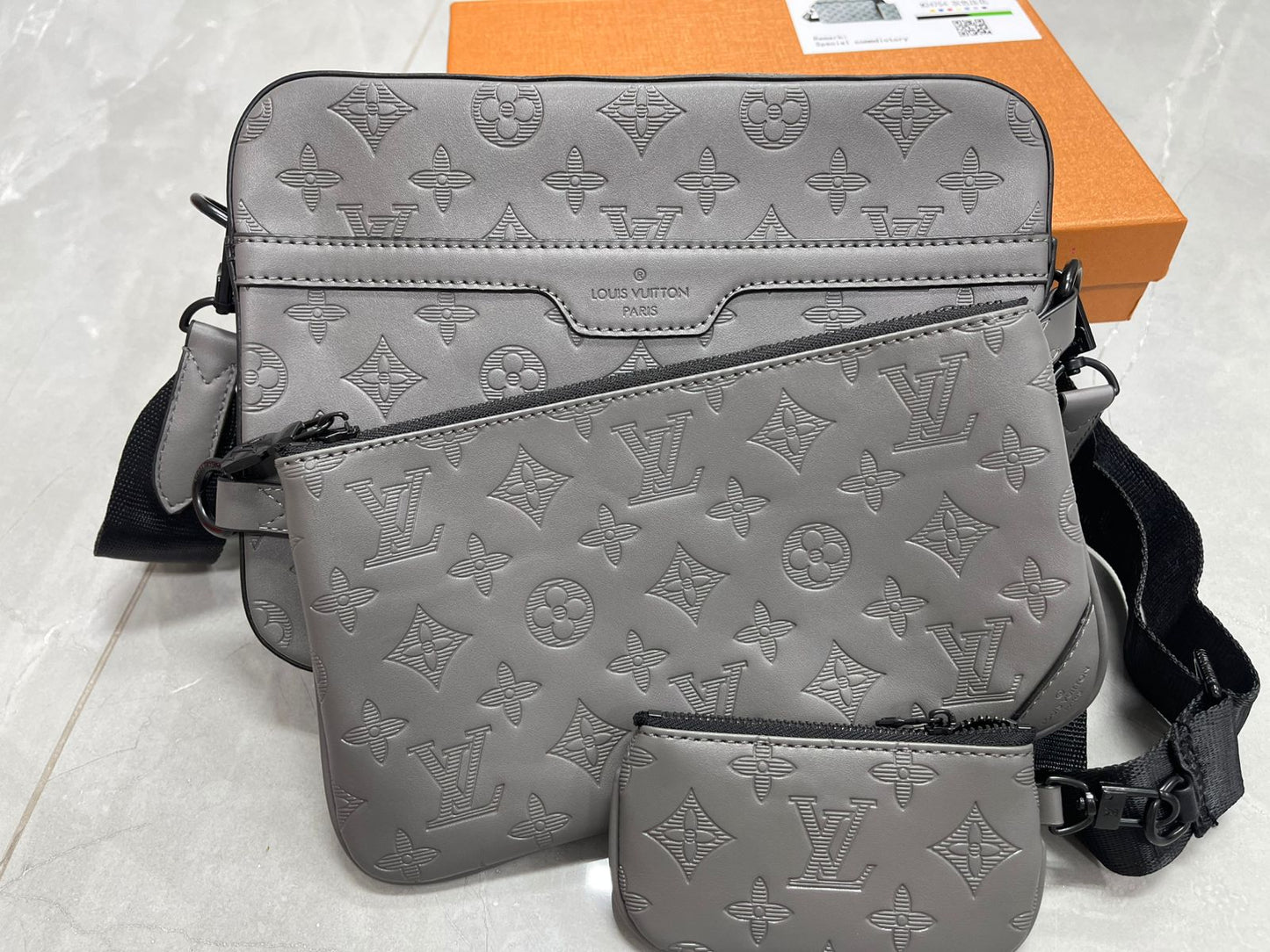 Lve Crossbody bag For Men