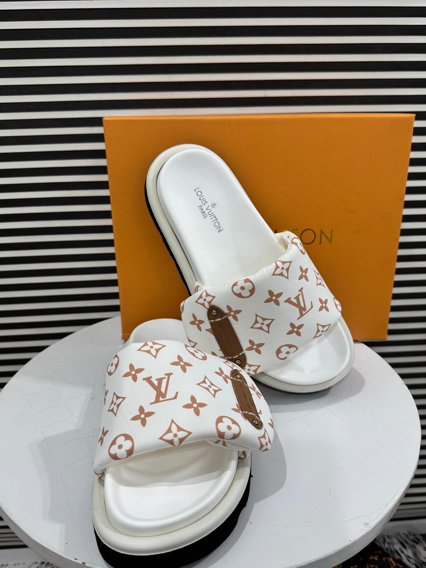 LvE Imported Softy Slides for Women