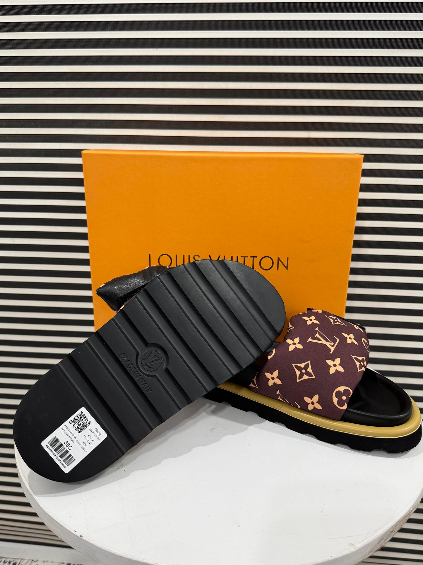 LvE Imported Softy Slides for Women
