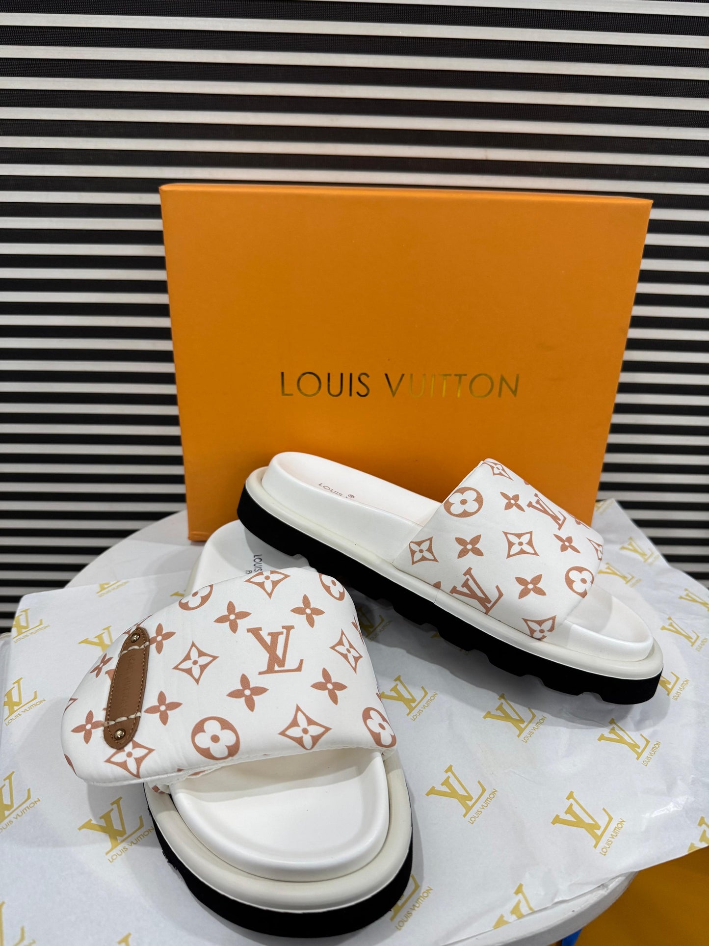 LvE Imported Softy Slides for Women