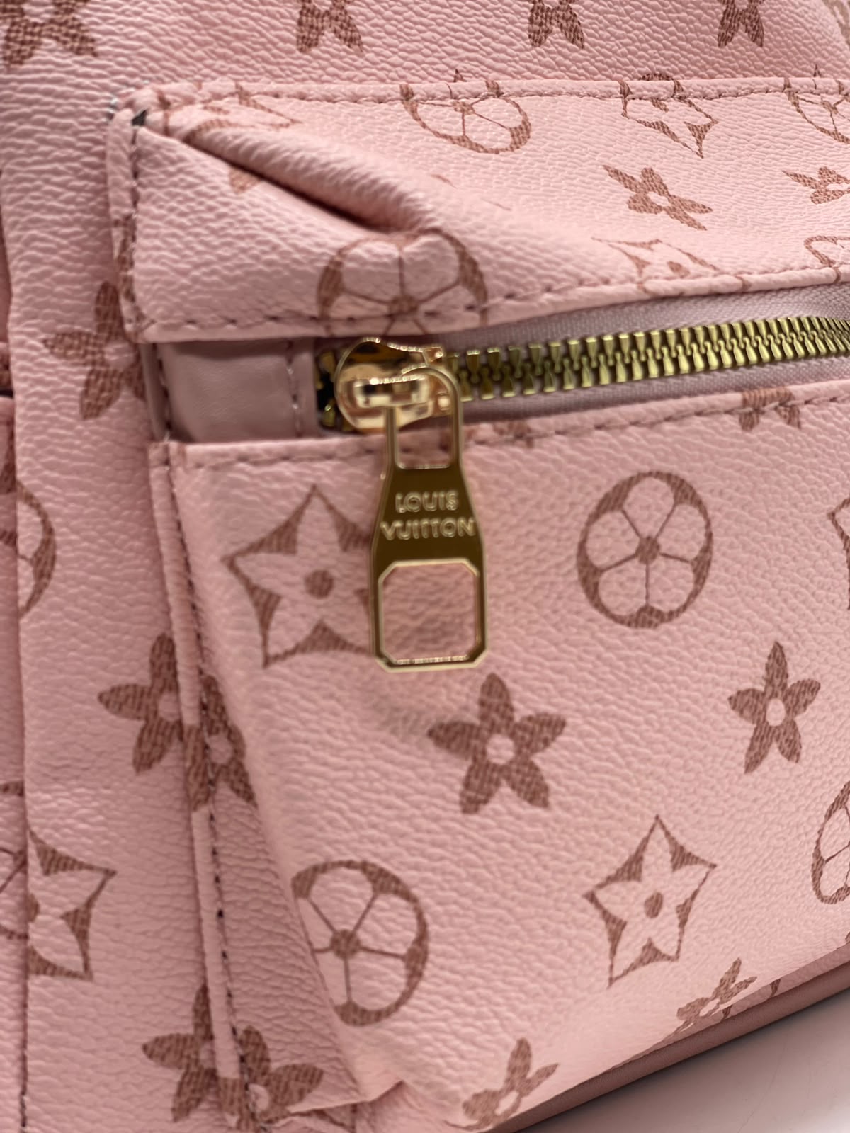 LvE Bagpack for Men and Women