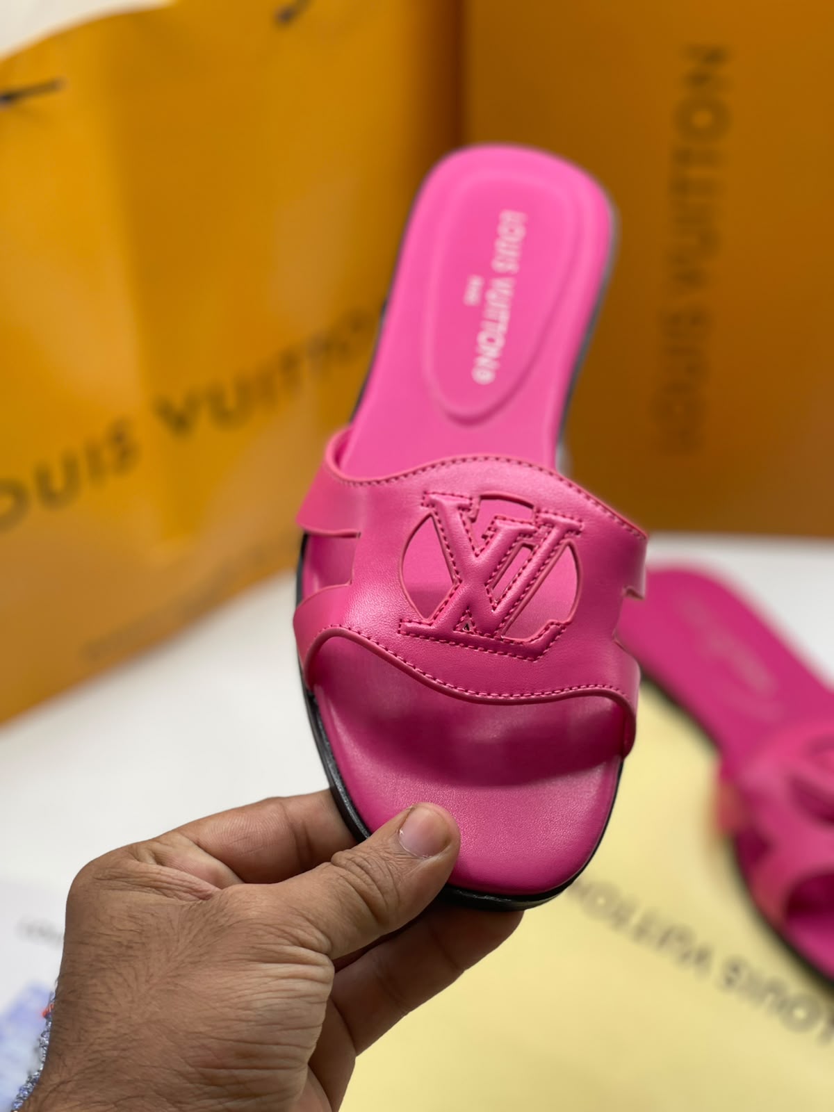 LvE Isola Flat Sandals Slippers for Women