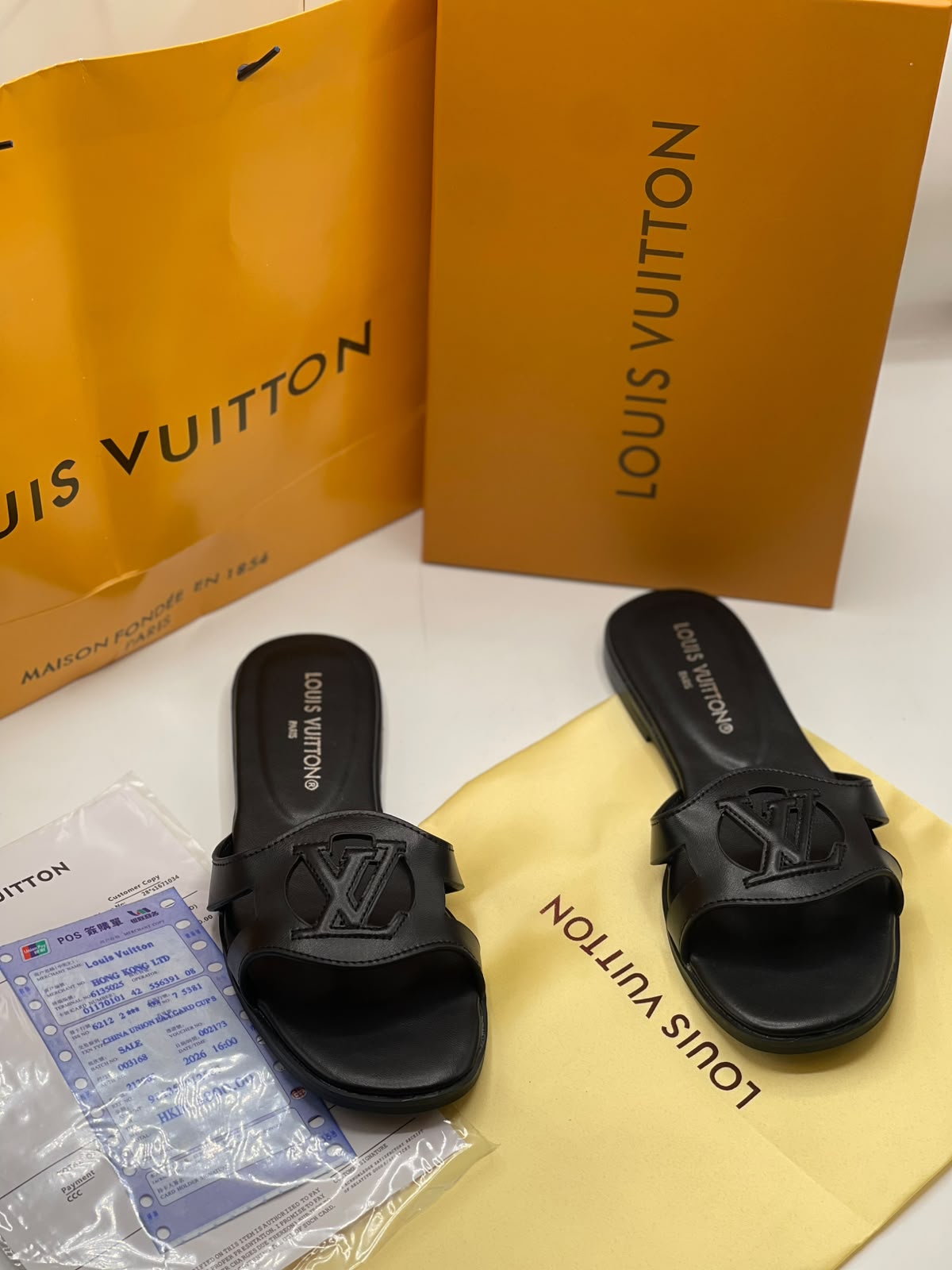 LvE Isola Flat Sandals Slippers for Women