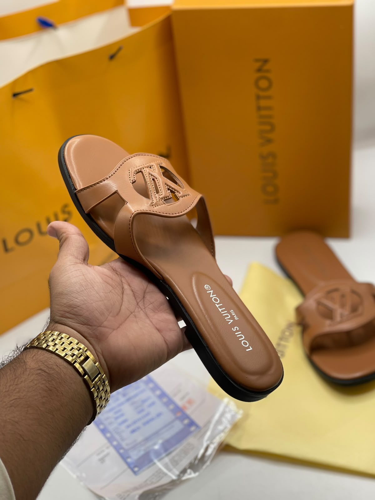 LvE Isola Flat Sandals Slippers for Women