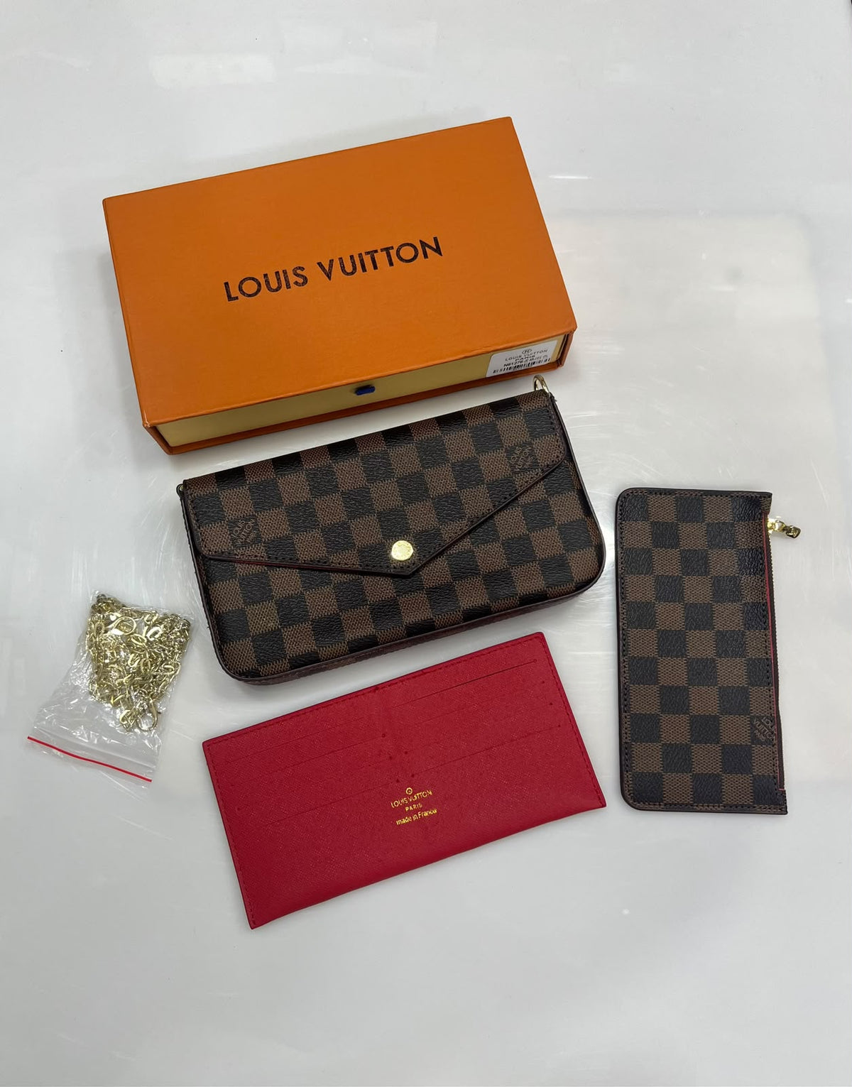 LvE Chain Crossbody Bag for Women