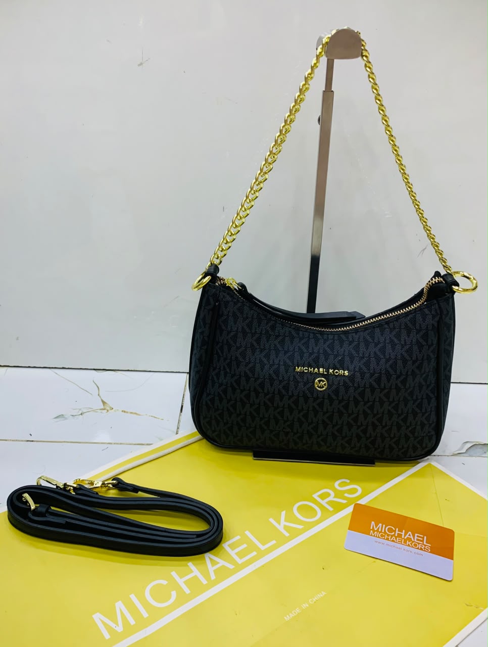 MK Jet Set Charm Pochette Shoulder bag For Women