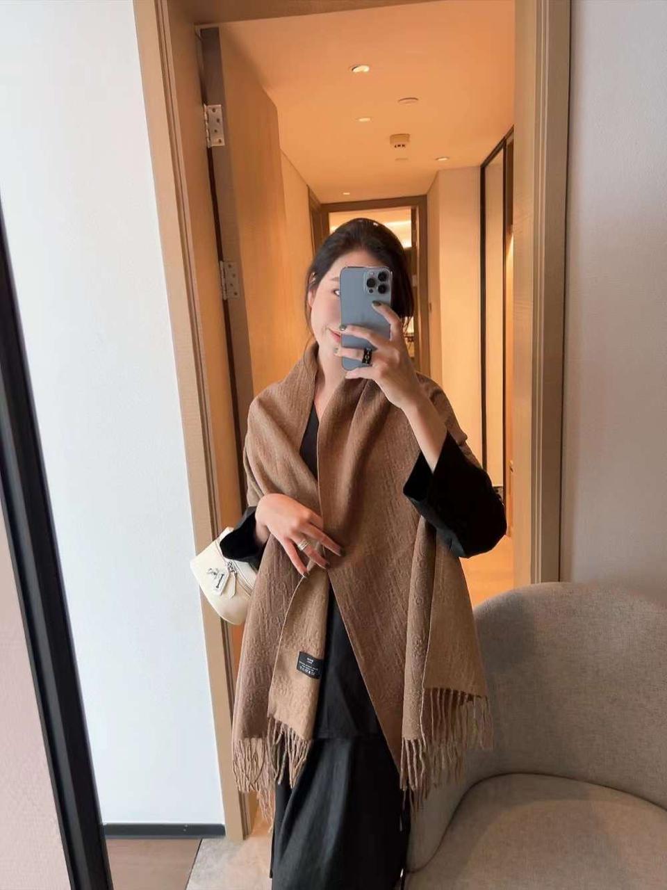Dior Woolen Shawl for Women