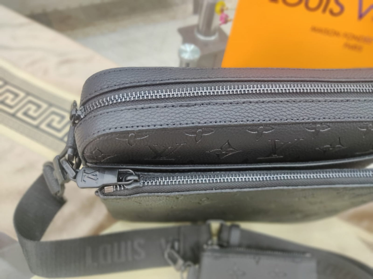Lve Crossbody bag For Men