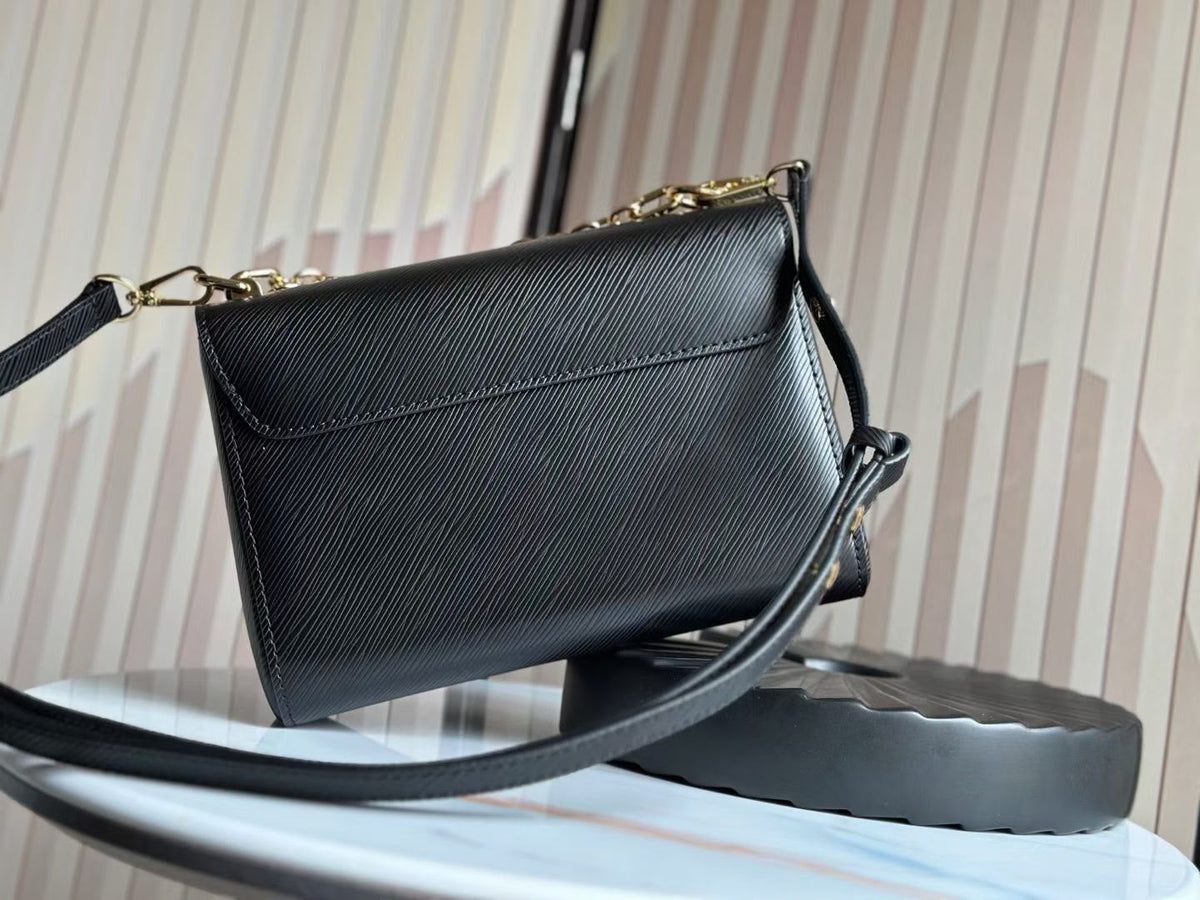 LvE Chain Shoulder Bag for Women