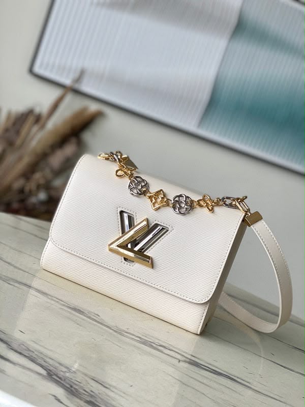LvE Chain Shoulder Bag for Women