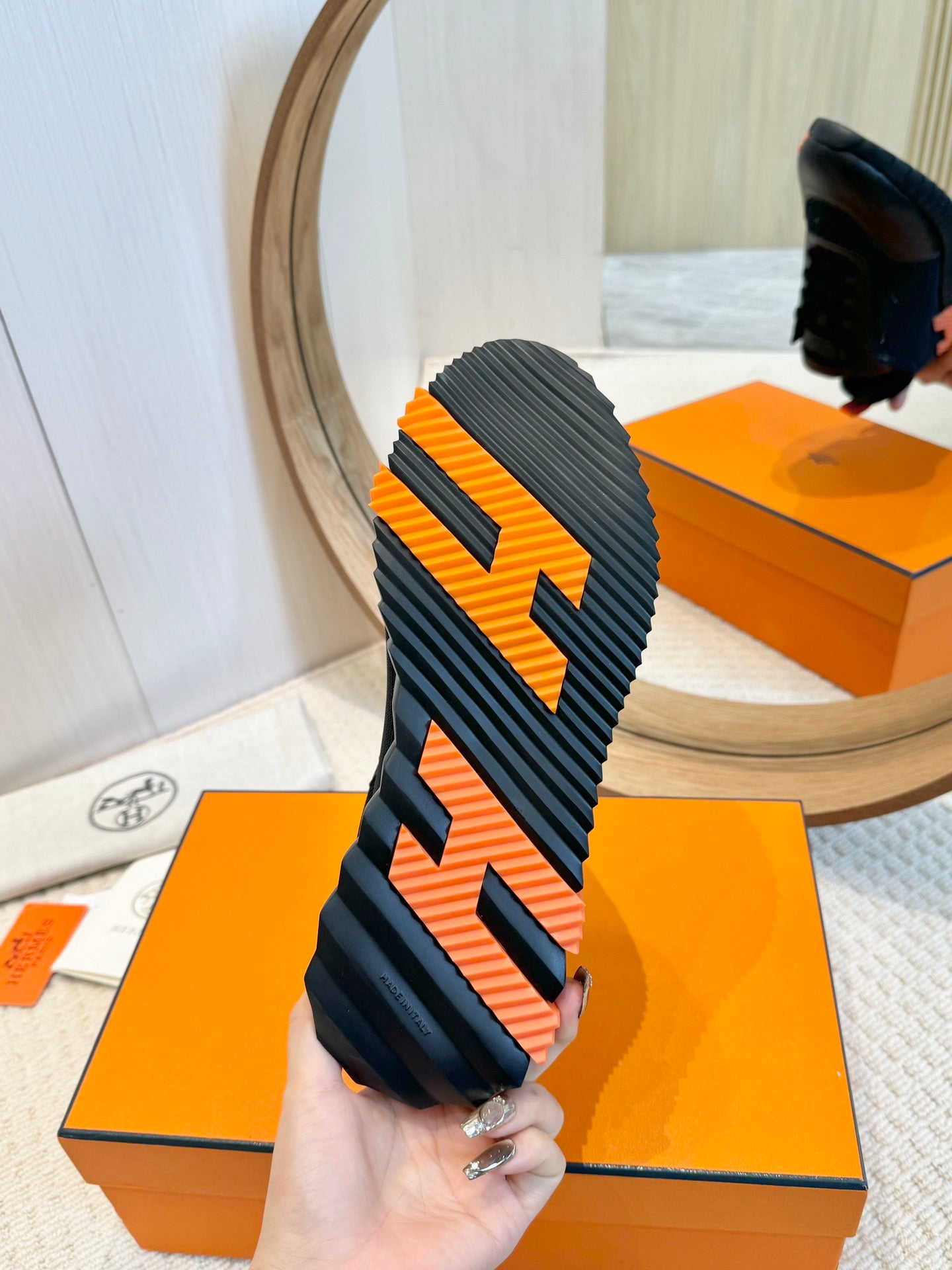 Herms Couple Unisex Sneakers for Men and Women