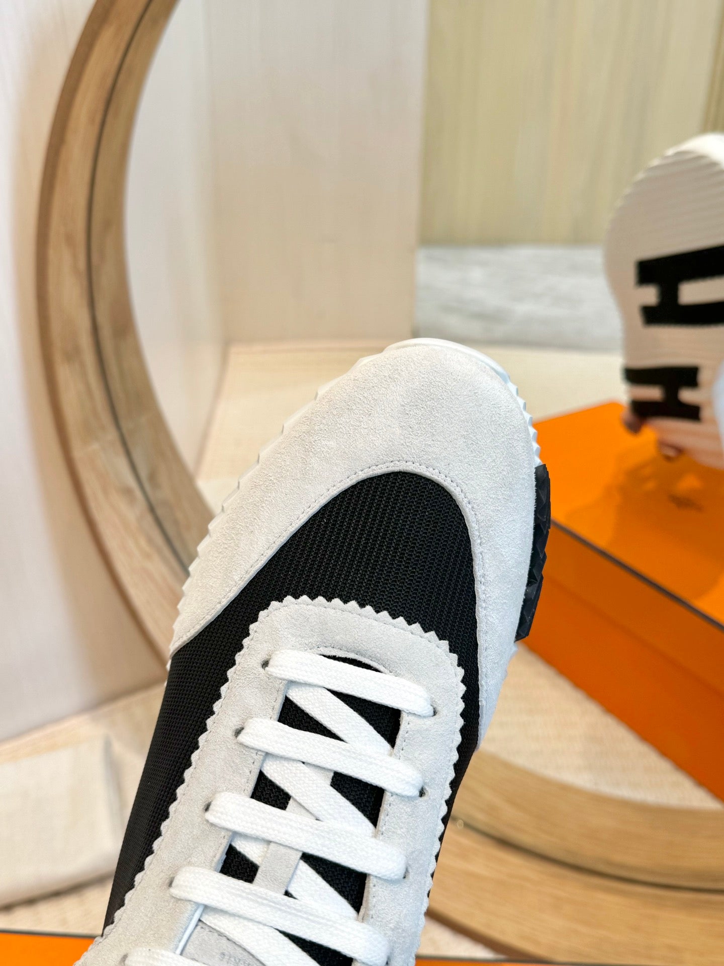 Herms Couple Unisex Sneakers for Men and Women