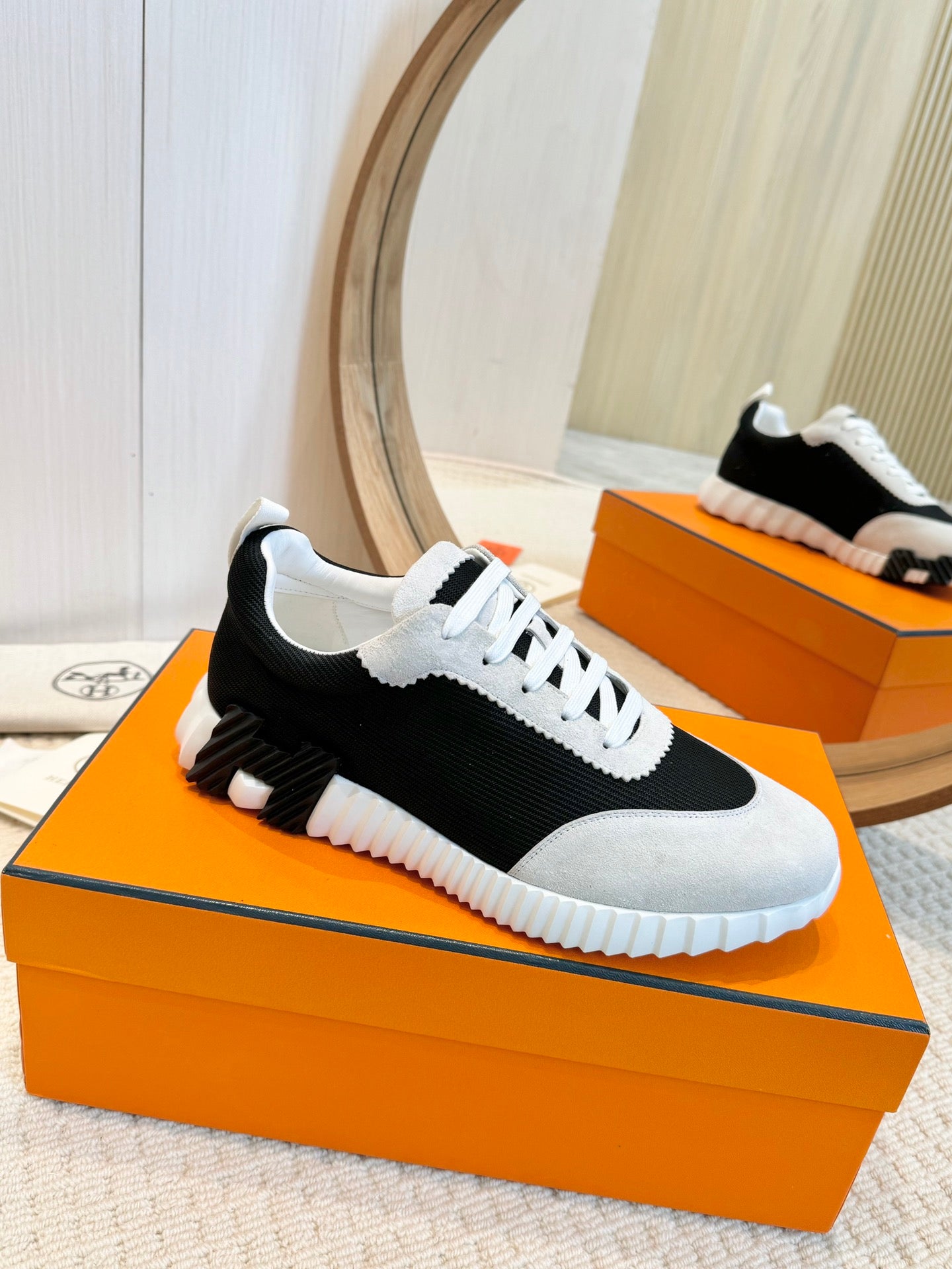 Herms Couple Unisex Sneakers for Men and Women